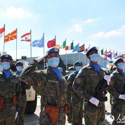 在城市街头展开的惊心动魄激战游戏:战火燃烧,谁才是最后的胜利者?