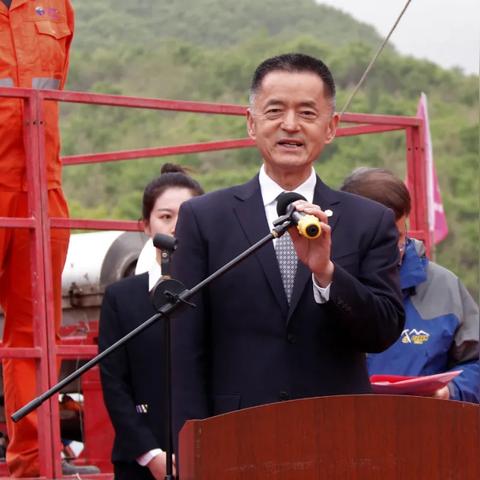 (高盛预测黄金价格将超过3000美元,市场前景乐观吗)高盛预测黄金价格将超过3000美元，市场前景乐观。